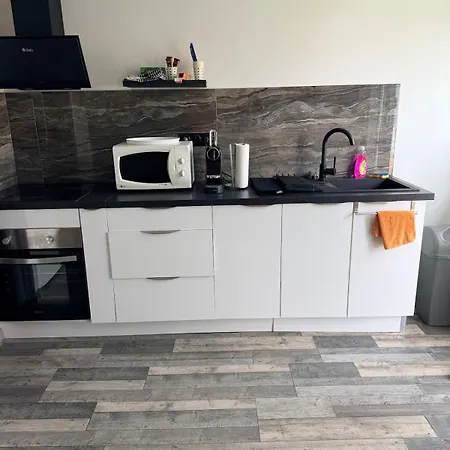 Beautiful Little With Garden 4 People Max Apartmán *